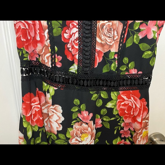 Spring dress - Picture 3 of 3